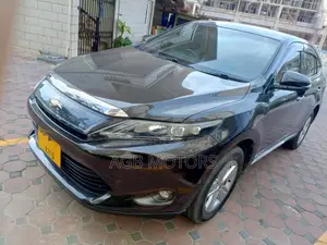 Toyota Harrier 2.0 2015 Black