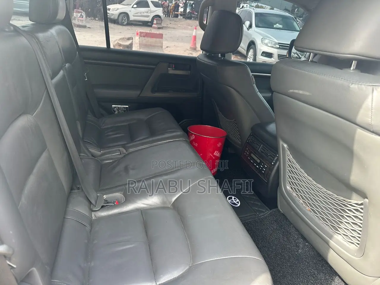Toyota Land Cruiser 4.6 V8 ZX 2018 Silver