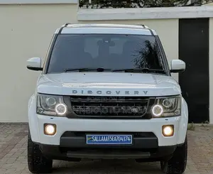Land Rover Discovery 2014 White