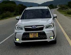 Subaru Forester 2.0XT Touring 4dr SUV AWD (2.0L 4cyl Turbo CVT) 2014 White