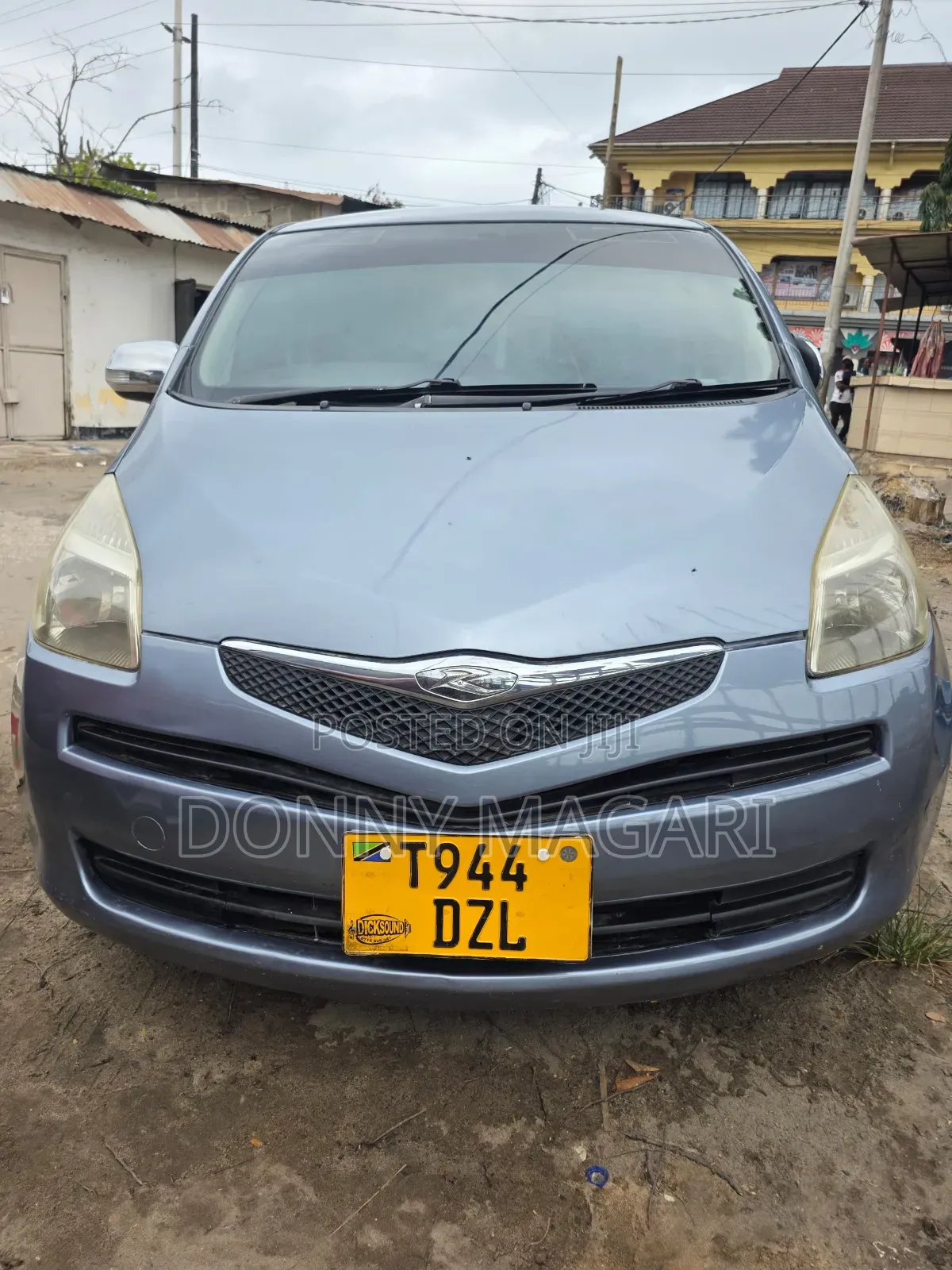 Toyota Ractis 2009 Gray