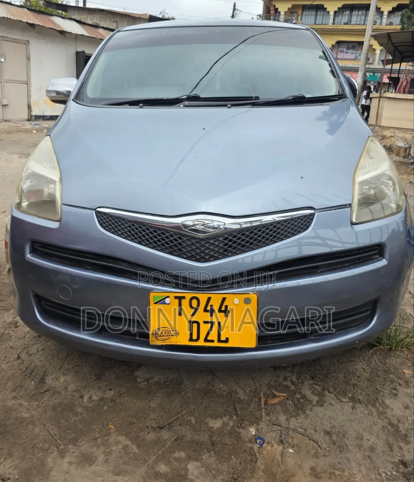 Toyota Ractis 2009 Gray