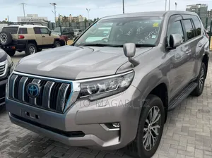 Toyota Land Cruiser Prado 2018 Gray
