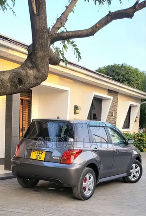 Toyota IST 2004 Silver