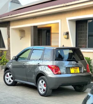 Toyota IST 2004 Silver