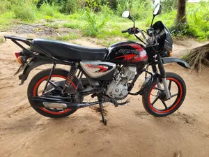 Bajaj Boxer X125 2025 Black