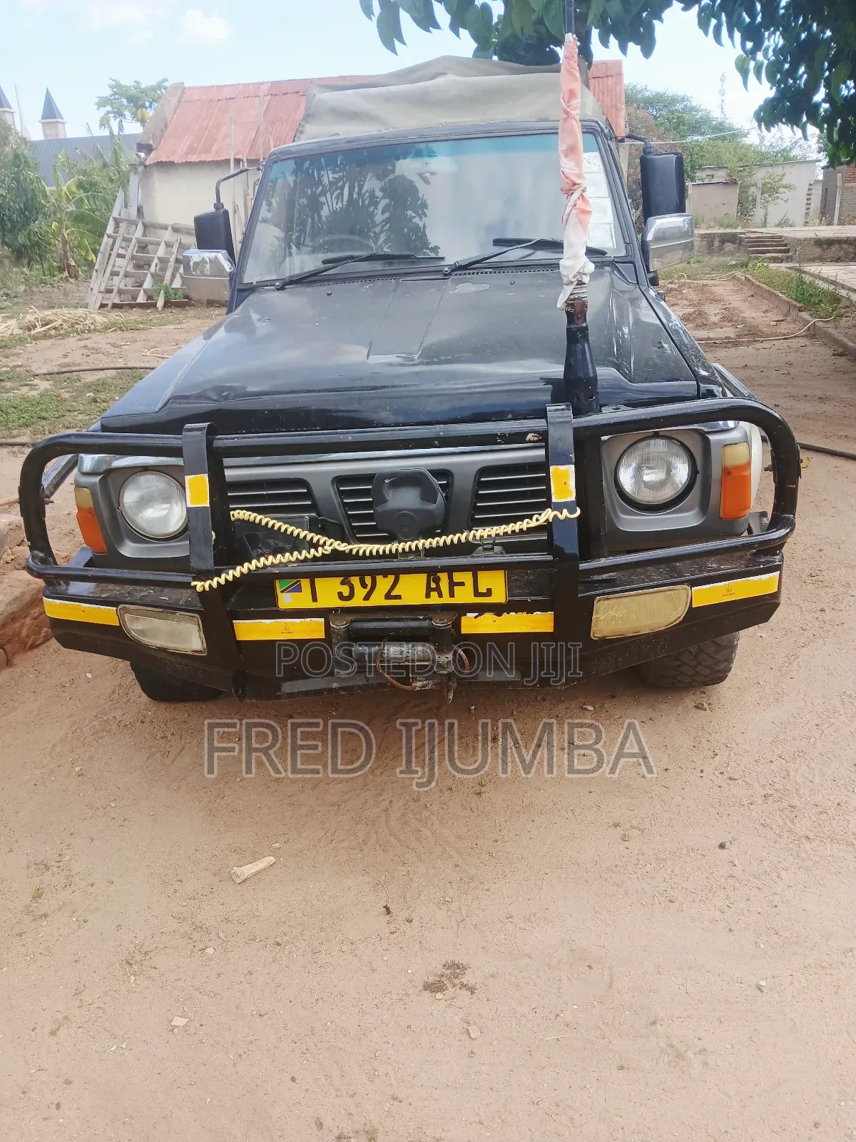 Nissan Pick-Up 1997 Blue
