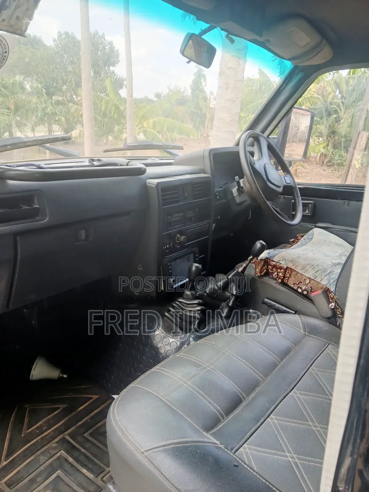 Nissan Pick-Up 1997 Blue
