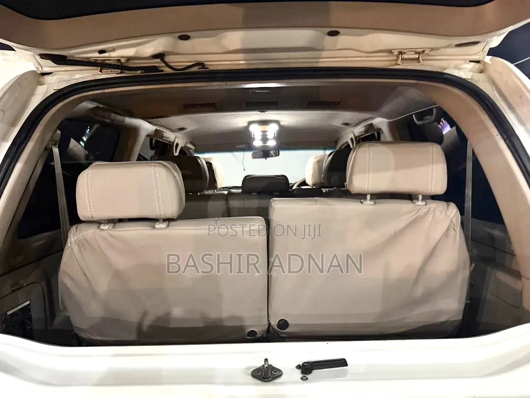 Toyota Land Cruiser HDJ 100 2001 White