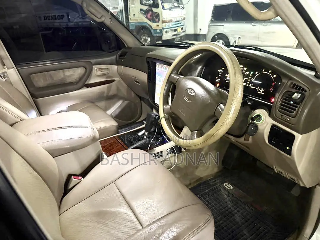 Toyota Land Cruiser HDJ 100 2001 White