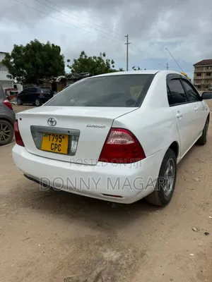 Toyota Corolla 2000 White