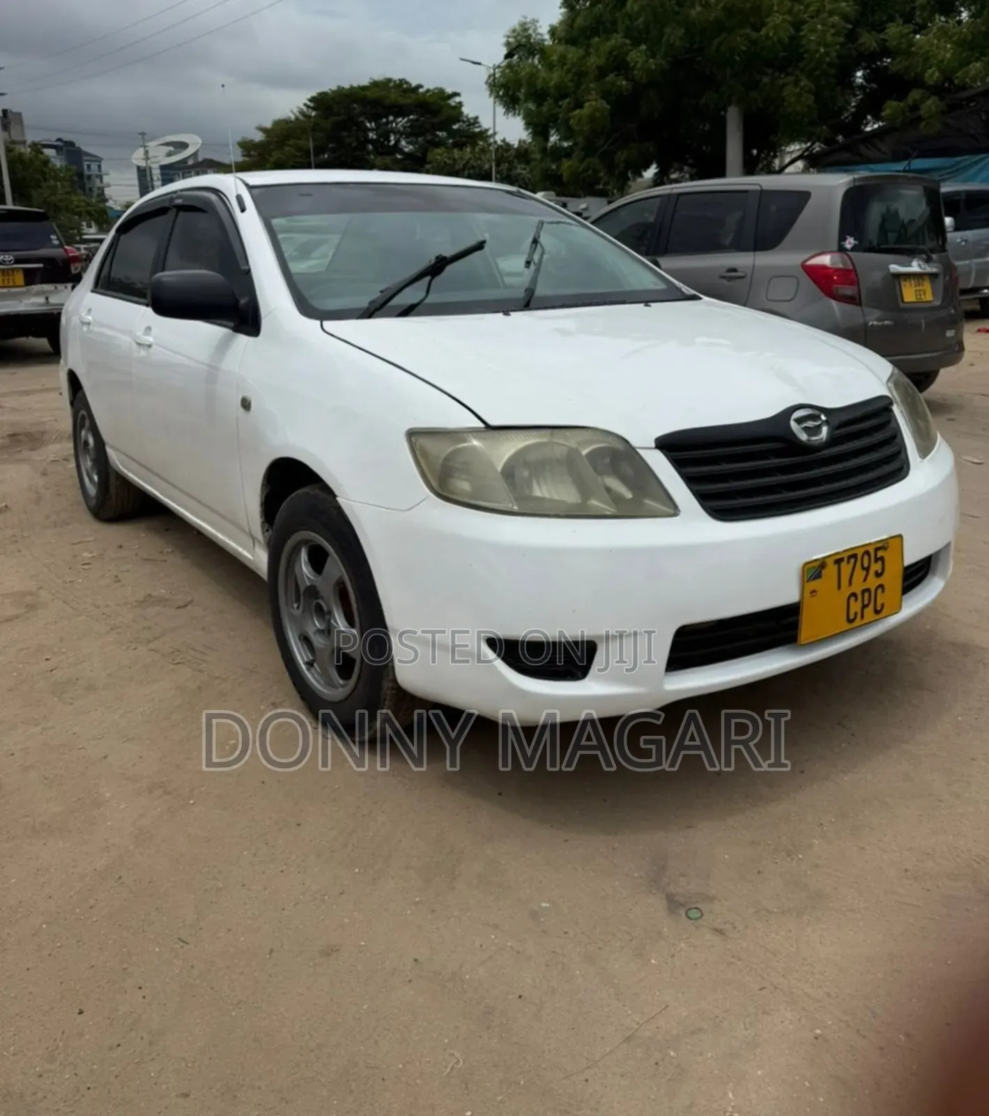 Toyota Corolla 2000 White