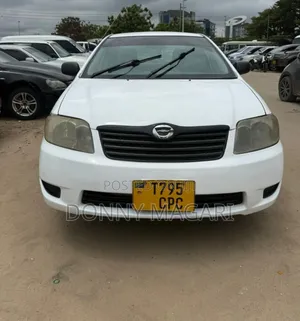 Toyota Corolla 2000 White