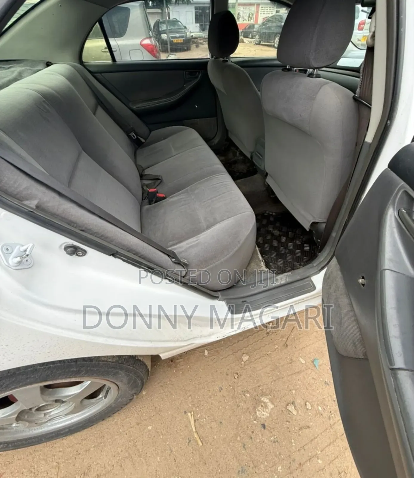 Toyota Corolla 2000 White