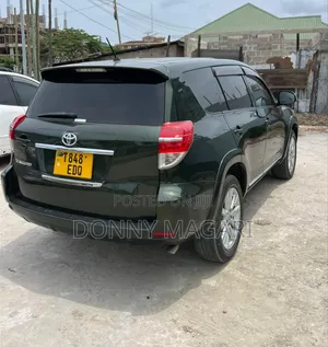 Toyota Vanguard 2010 Green
