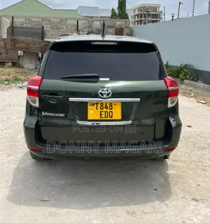 Toyota Vanguard 2010 Green