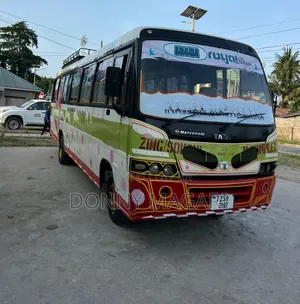 Tata Starbus Ultra Skool 2022 Green