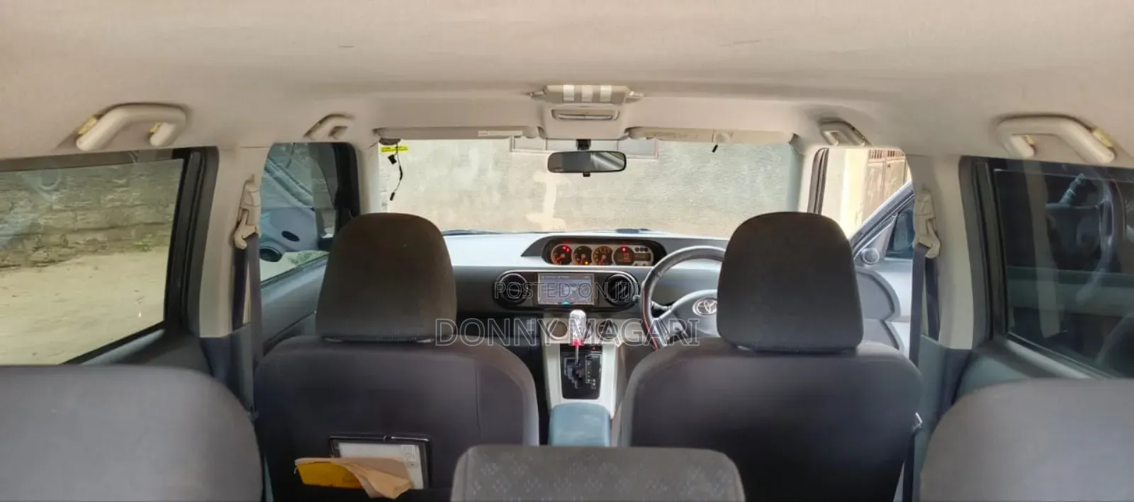 Toyota Corolla Rumion 2010 Black