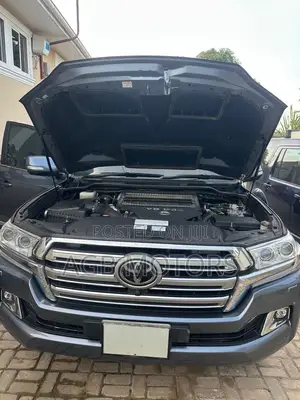 Toyota Land Cruiser 4.5 V8 VXR 2016 Gray