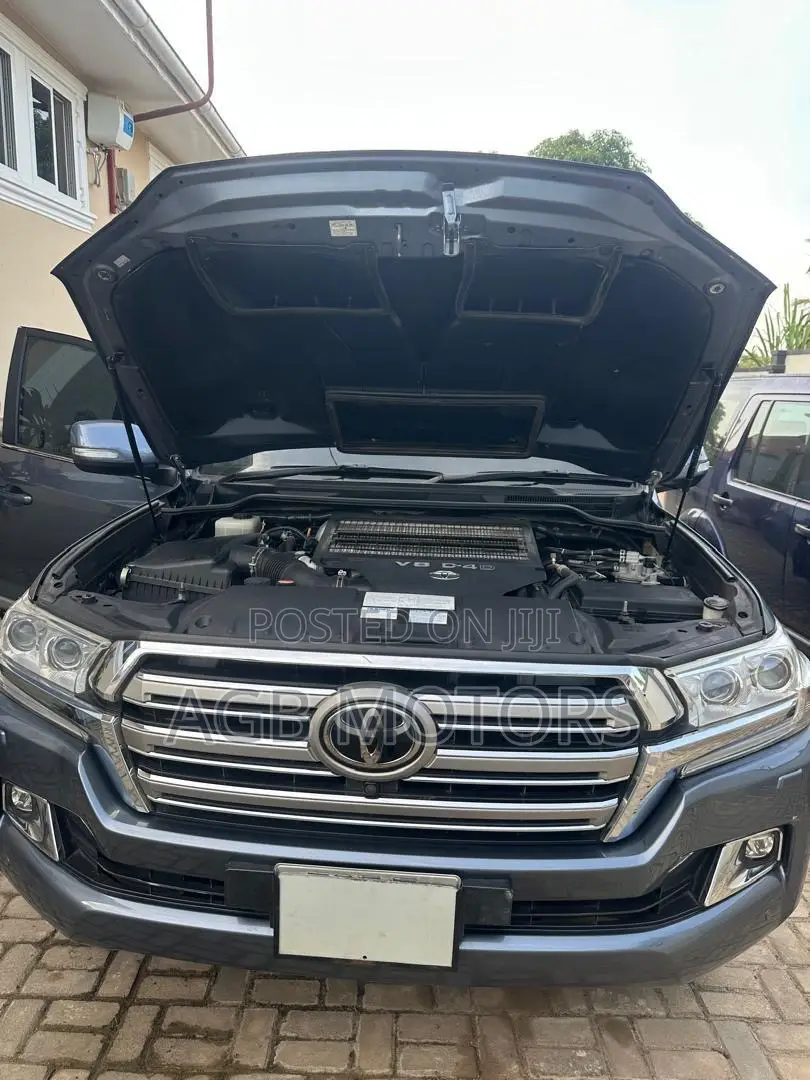 Toyota Land Cruiser 4.5 V8 VXR 2016 Gray