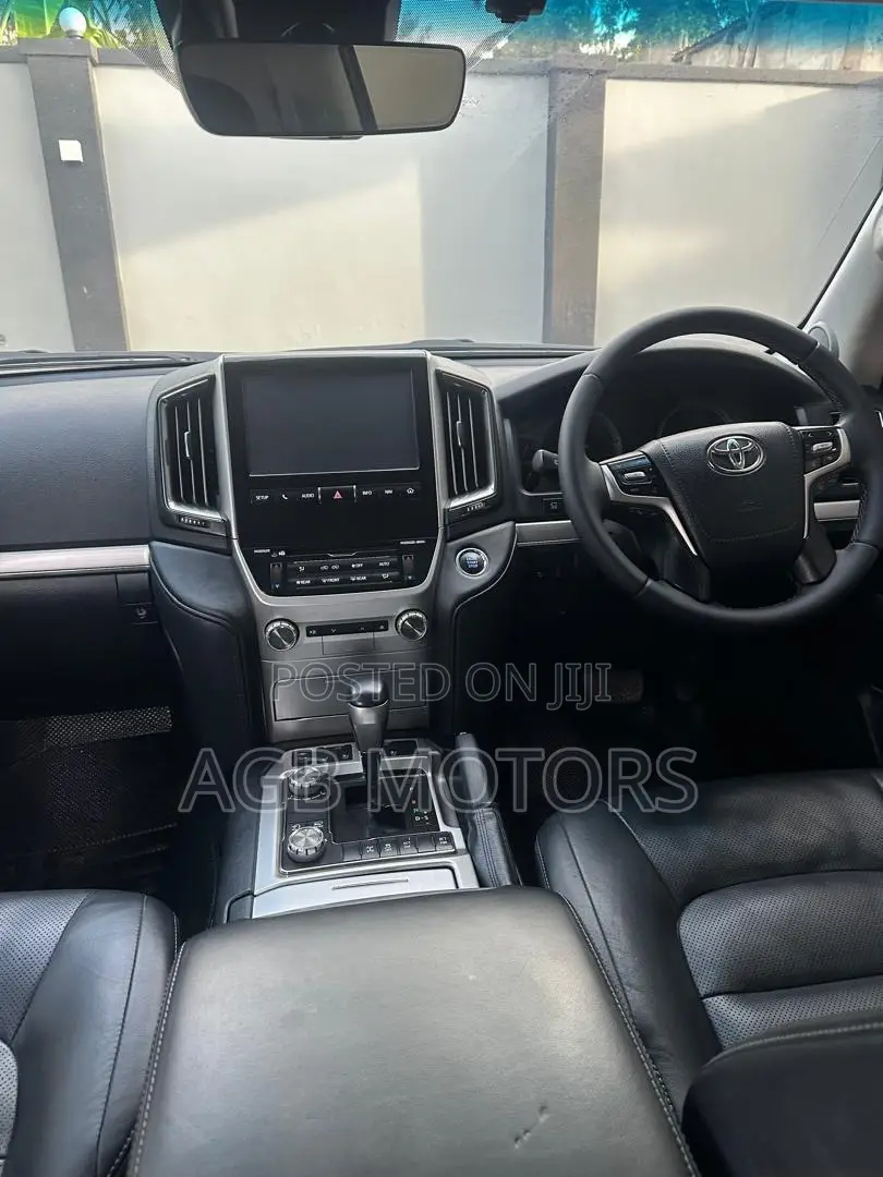 Toyota Land Cruiser 4.5 V8 VXR 2016 Gray