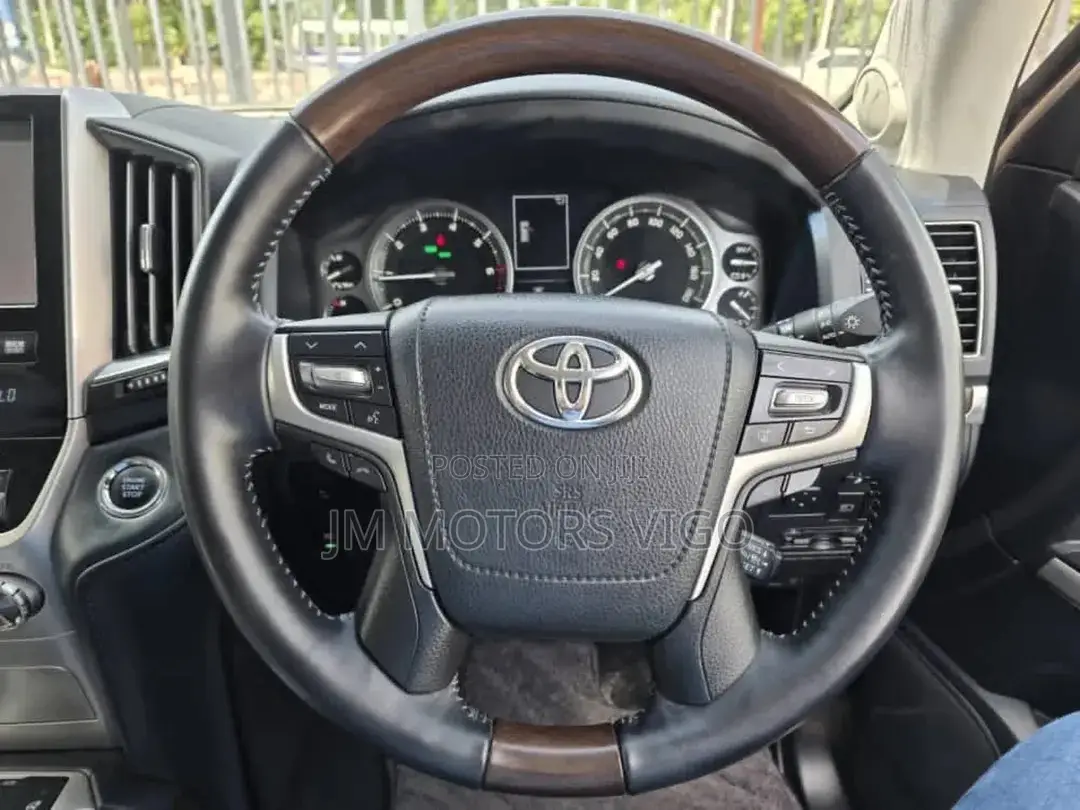 Toyota Land Cruiser 2018 Beige