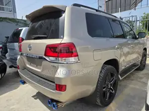 Toyota Land Cruiser 2018 Beige