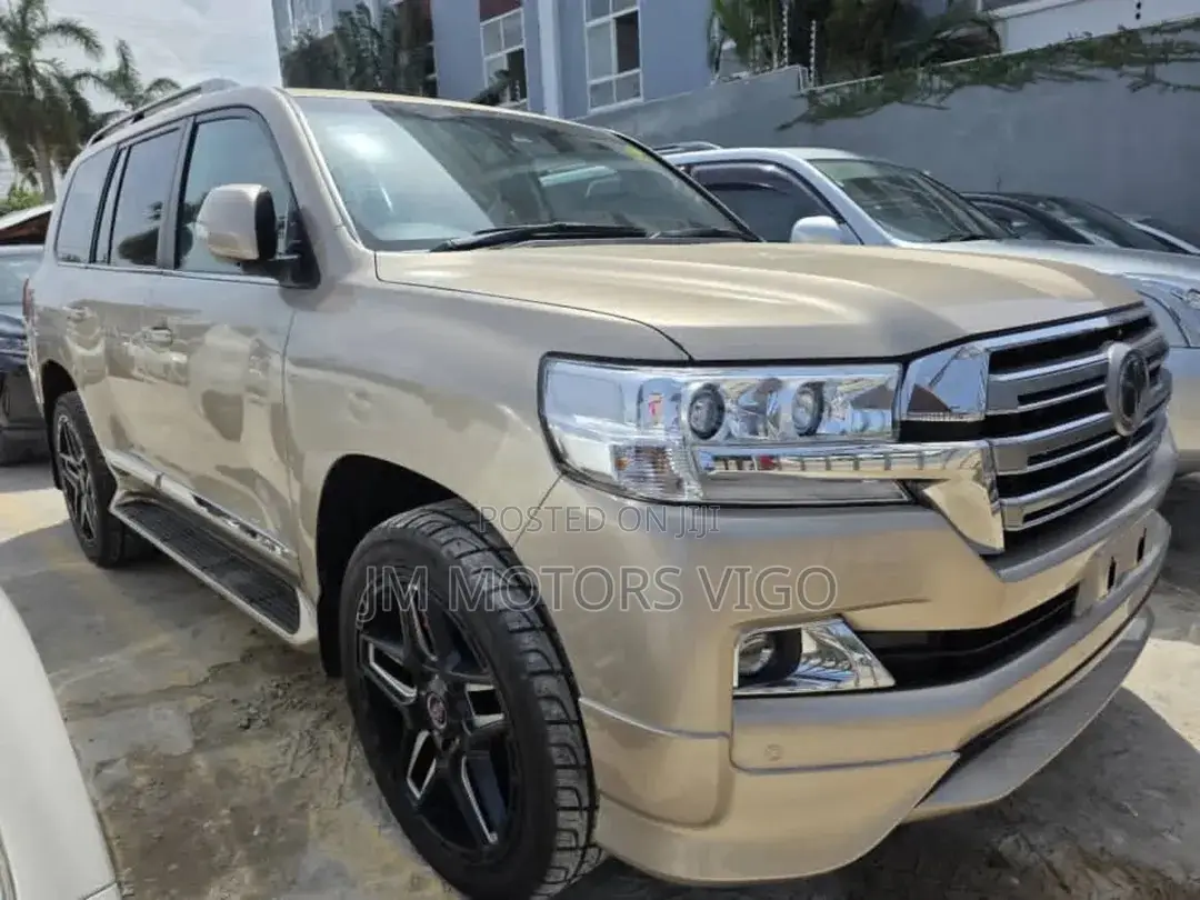 Toyota Land Cruiser 2018 Beige