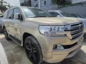 Toyota Land Cruiser 2018 Beige