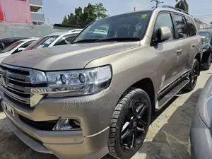 Toyota Land Cruiser 2018 Beige