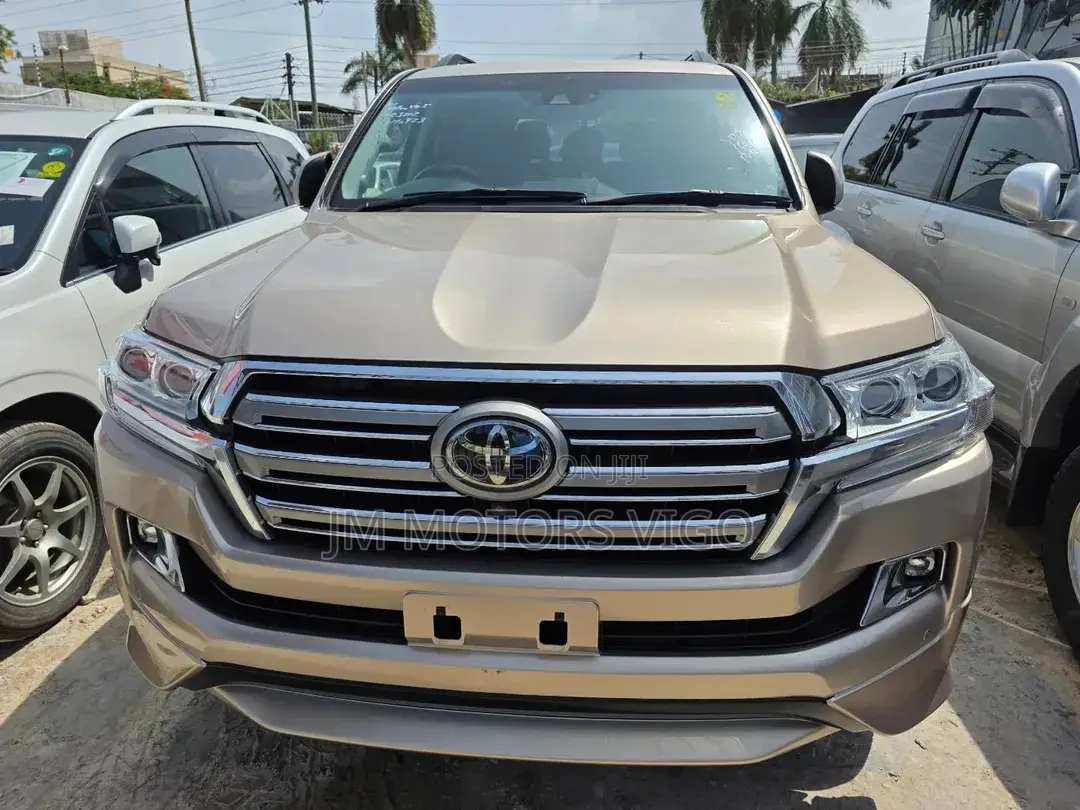 Toyota Land Cruiser 2018 Beige