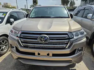 Toyota Land Cruiser 2018 Beige
