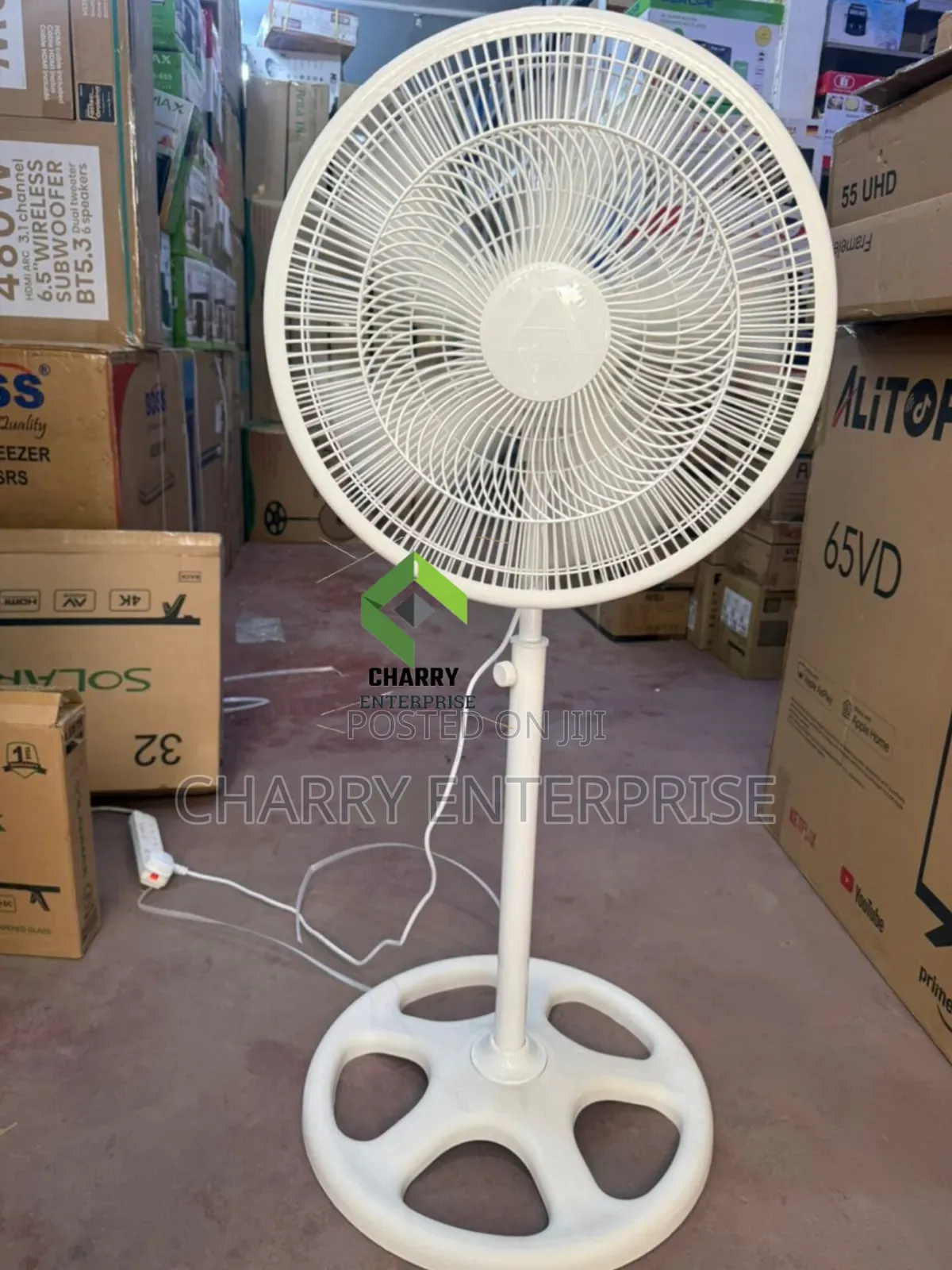 Arita Standing Fan Size 18
Feni Ya Kusimama