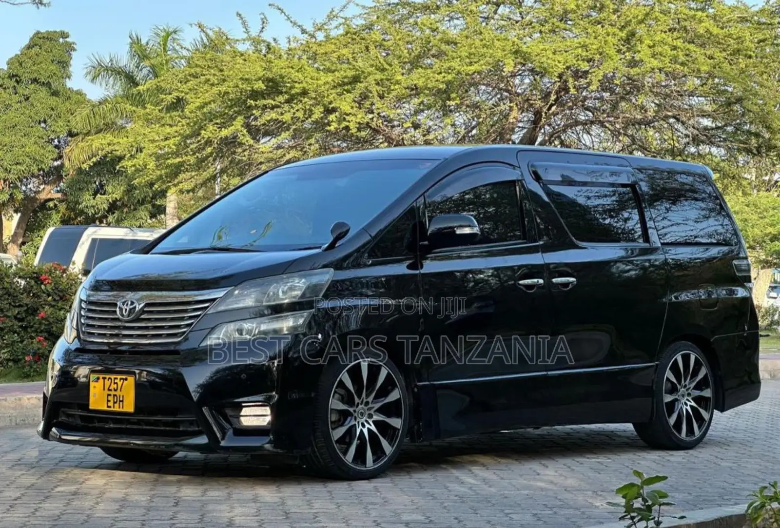 Toyota Vellfire 2010 Black