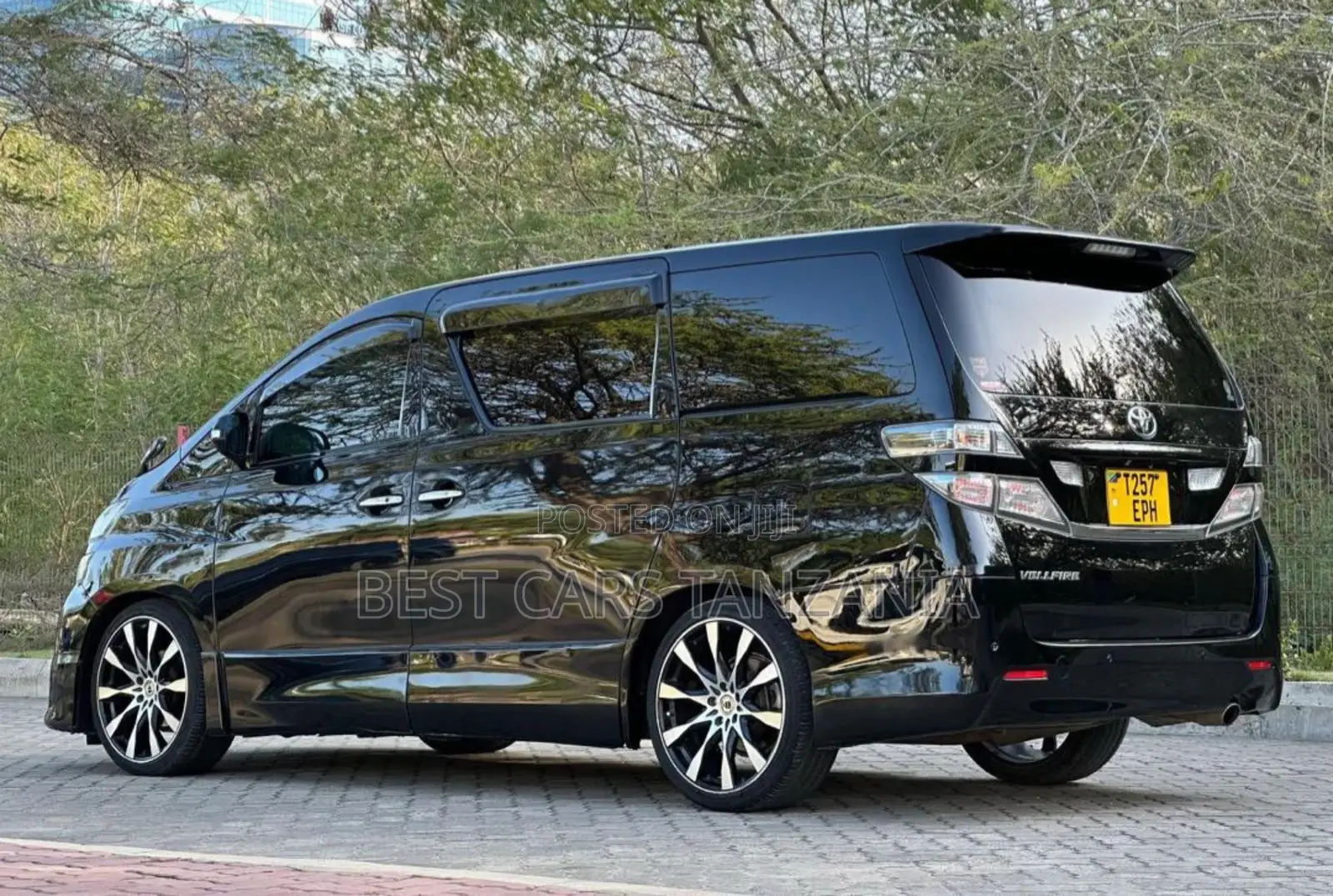 Toyota Vellfire 2010 Black