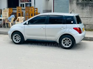 Toyota IST 2003 Silver