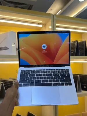 New Laptop Apple MacBook Pro 2017 8GB Intel Core I5 SSD 256GB