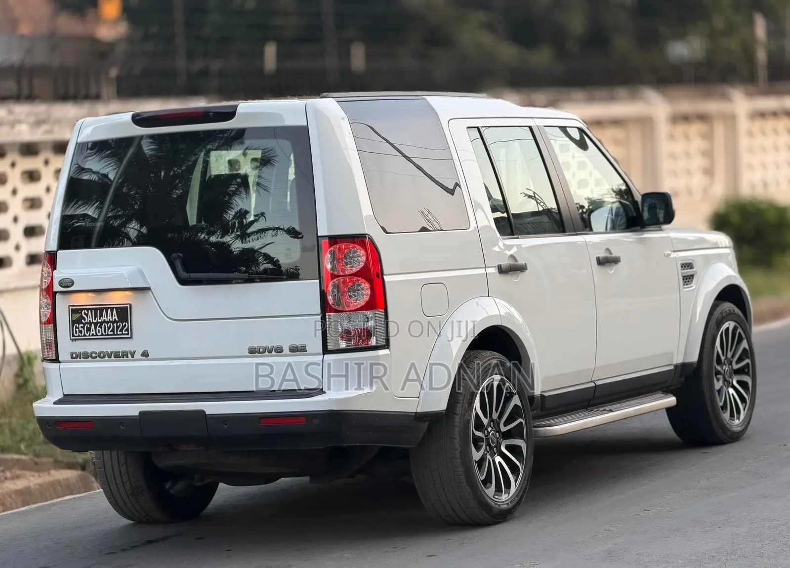 Land Rover Discovery 2013 White