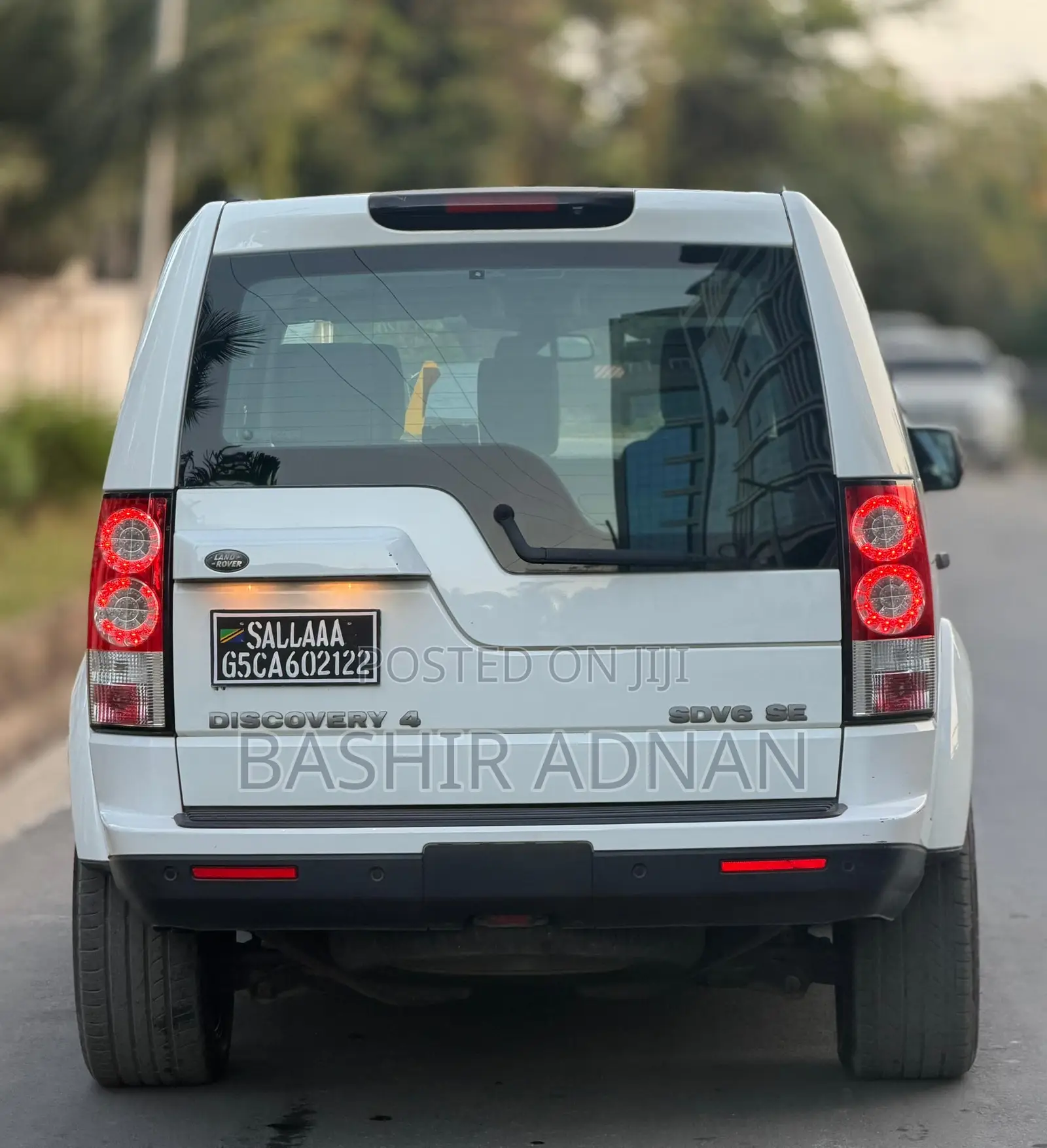 Land Rover Discovery 2013 White