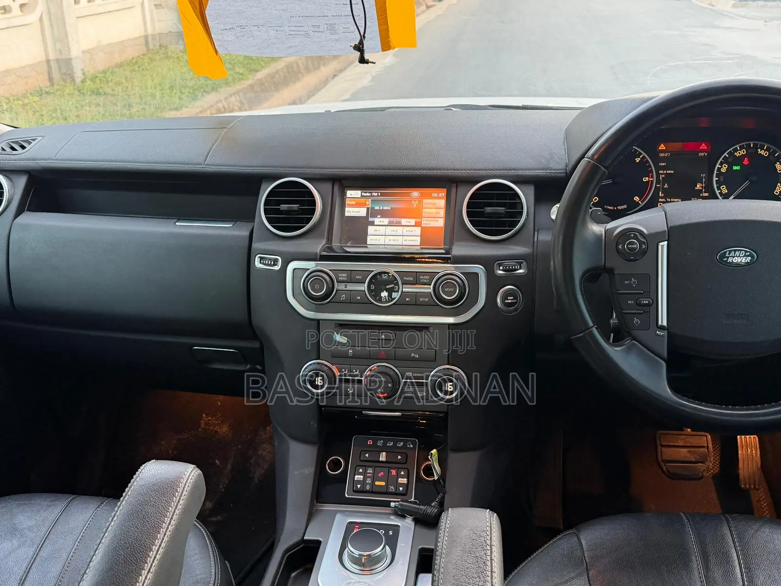 Land Rover Discovery 2013 White