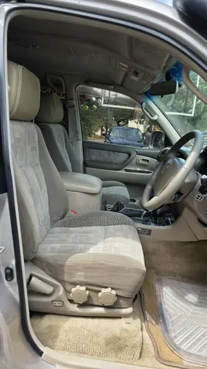 Toyota Land Cruiser 2000 Silver