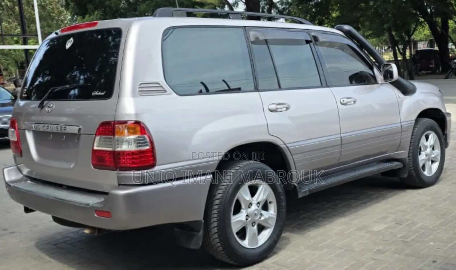 Toyota Land Cruiser 2000 Silver