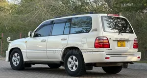 Toyota Land Cruiser 2000 White