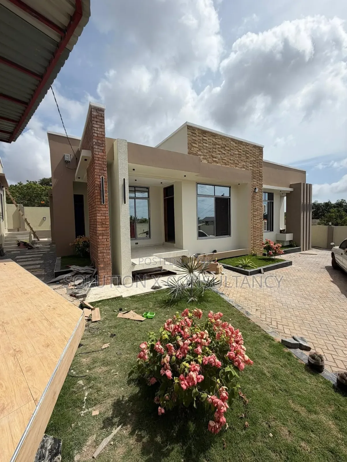 3bdrm House in Goba for sale
