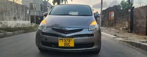 Toyota Ractis 1.5 AWD 2005 Gray