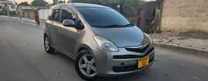 Toyota Ractis 1.5 AWD 2005 Gray