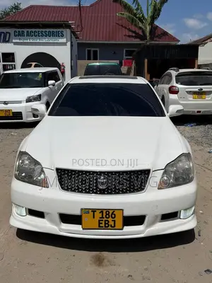 Toyota Crown 2006 Pearl