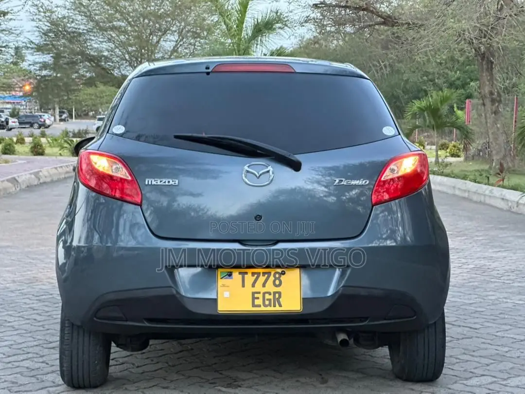 Mazda Demio 2011 Gray