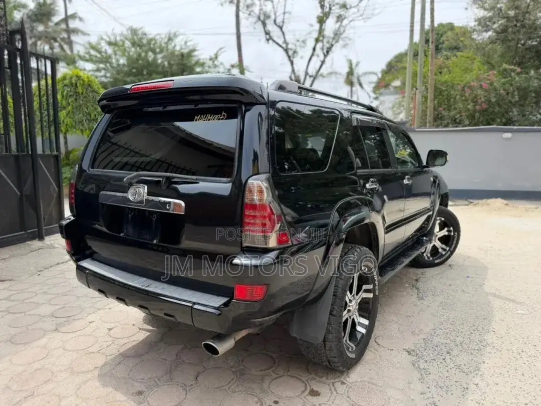 Toyota Hilux Surf 2004 Black