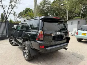 Toyota Hilux Surf 2004 Black